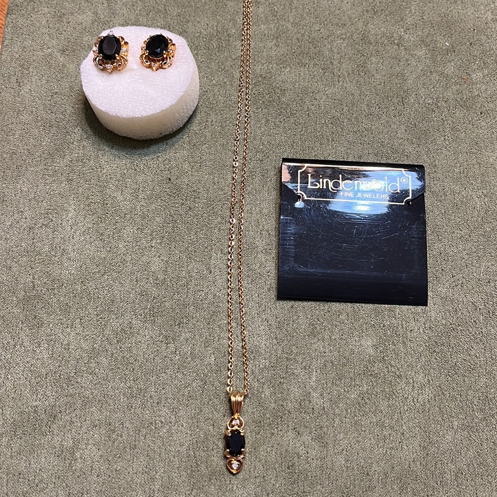 Lindenwold Fine Jewelers Earring and Necklace Set